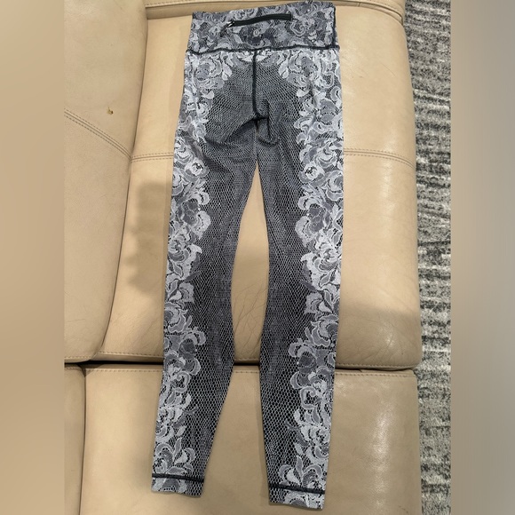 28” Lululemon Speed Wunder Tight Nulux Florence Speed Wunder 50G White Black 4. - Picture 7 of 14